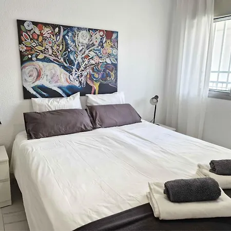 Quiet And Close To The A107 Apartment *