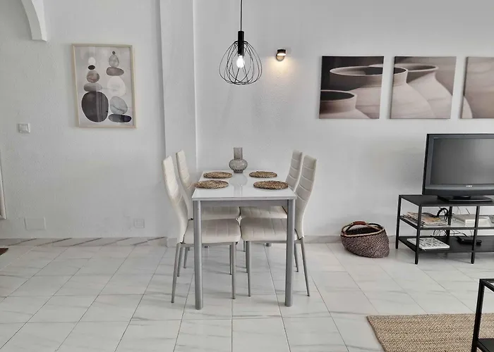 Quiet And Close To The A107 *