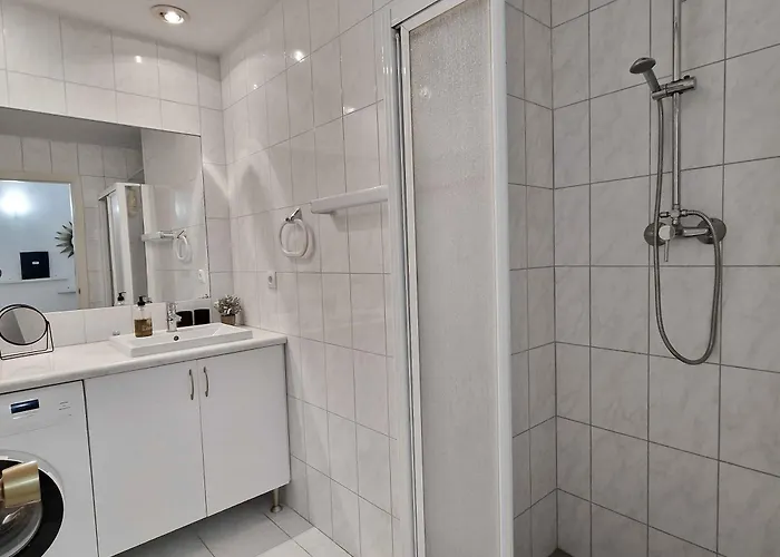 Quiet And Close To The A107